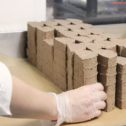 ¿Cabello frágil o dañado? ¡Encuentra el champú sólido perfecto para revitalizarlo!