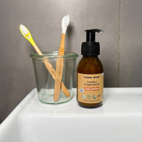 Pollution plastique : faut-il remplacer les brosses à dents jetables par des alternatives rechargeables ?