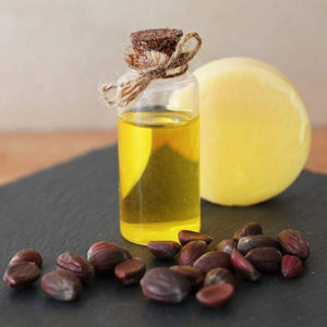 Les bienfaits de l'huile de jojoba dans un démaquillant - Comme Avant