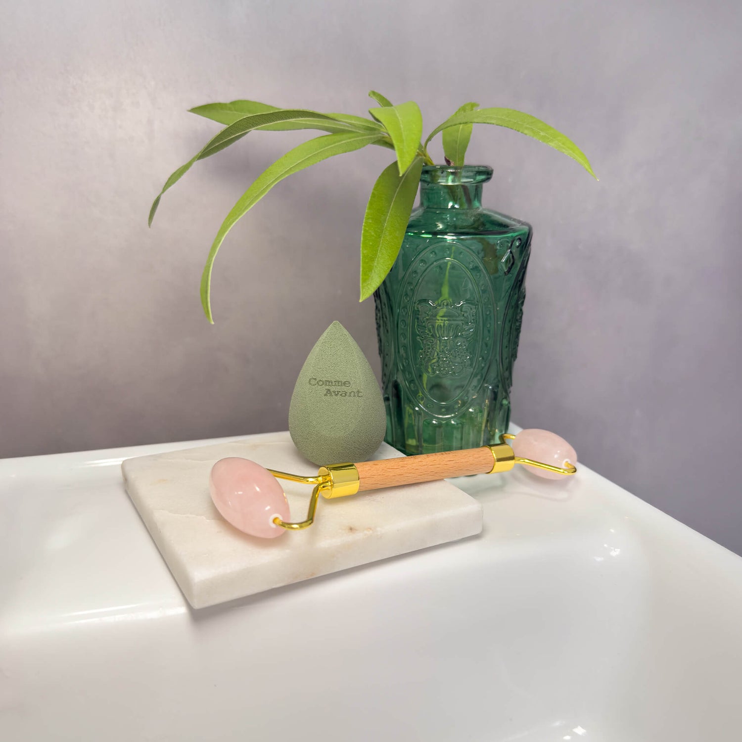 éponge de maquillage et rouleau 