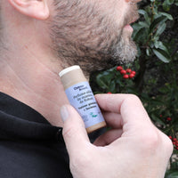 utilización del perfume sólido Comme Avant vetiver e incienso